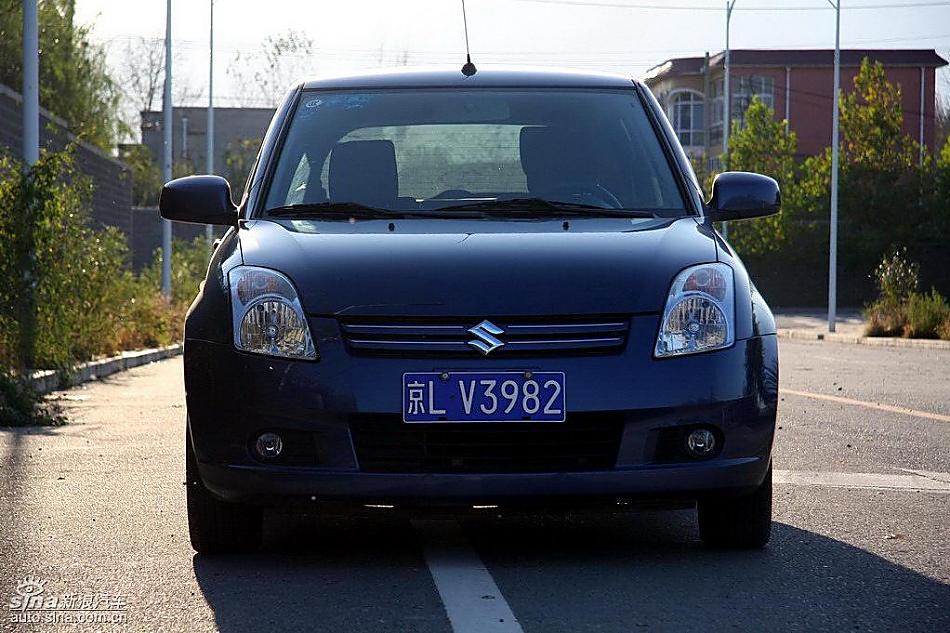 雨燕1.5VVT试驾实拍图外观