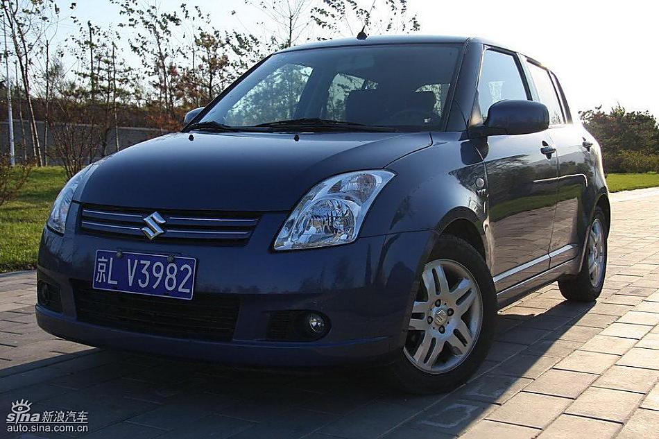 雨燕1.5VVT试驾实拍图外观