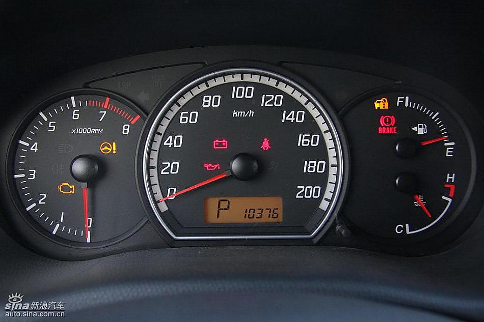 雨燕1.5VVT试驾实拍图内饰