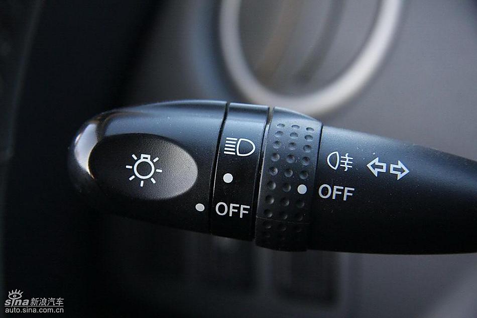 雨燕1.5VVT试驾实拍图内饰