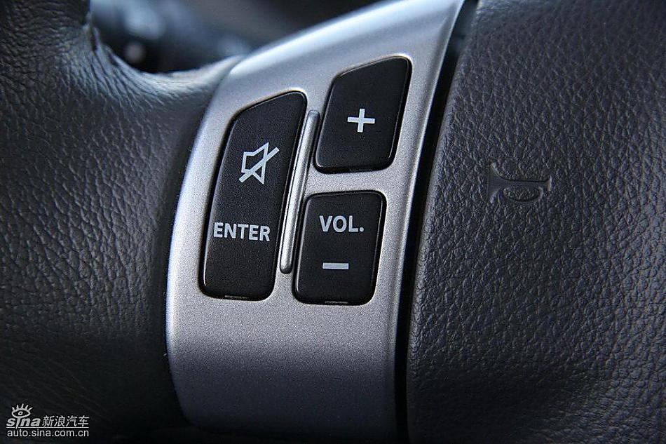 雨燕1.5VVT试驾实拍图内饰