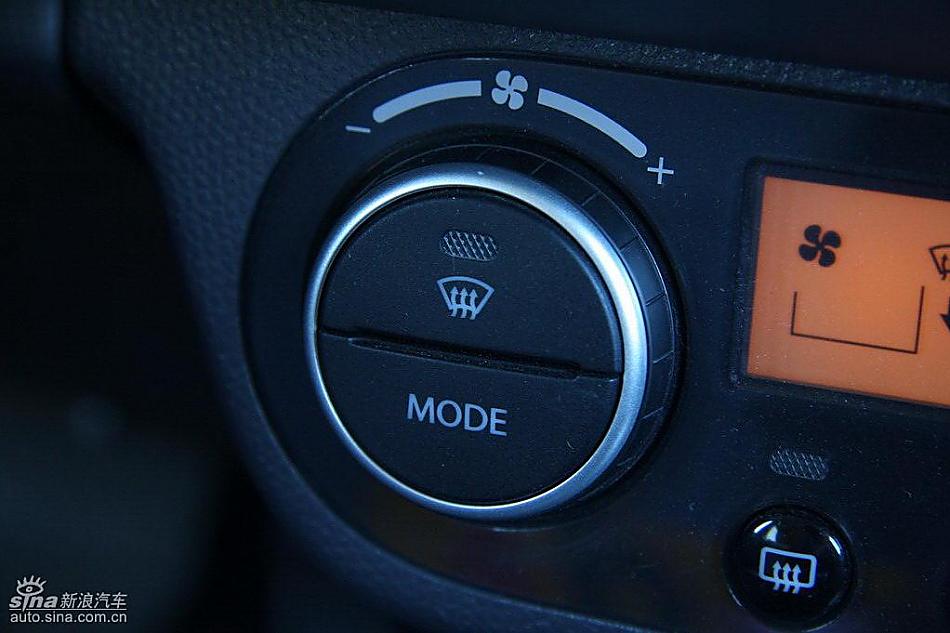 雨燕1.5VVT试驾实拍图内饰