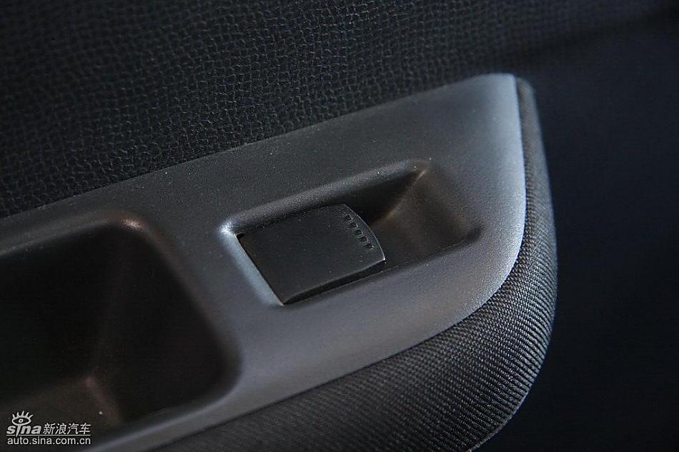 雨燕1.5VVT试驾实拍图内饰