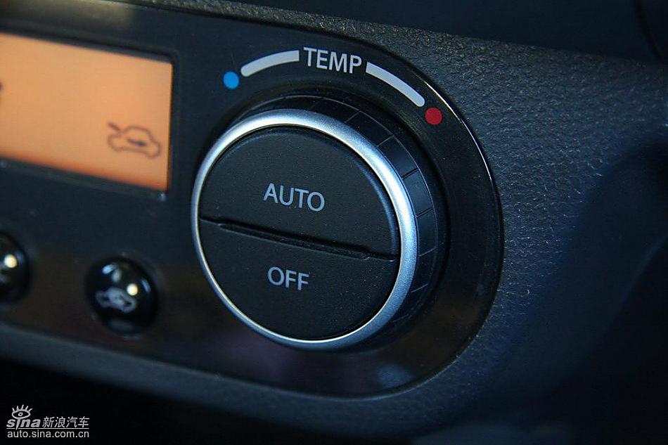 雨燕1.5VVT试驾实拍图内饰