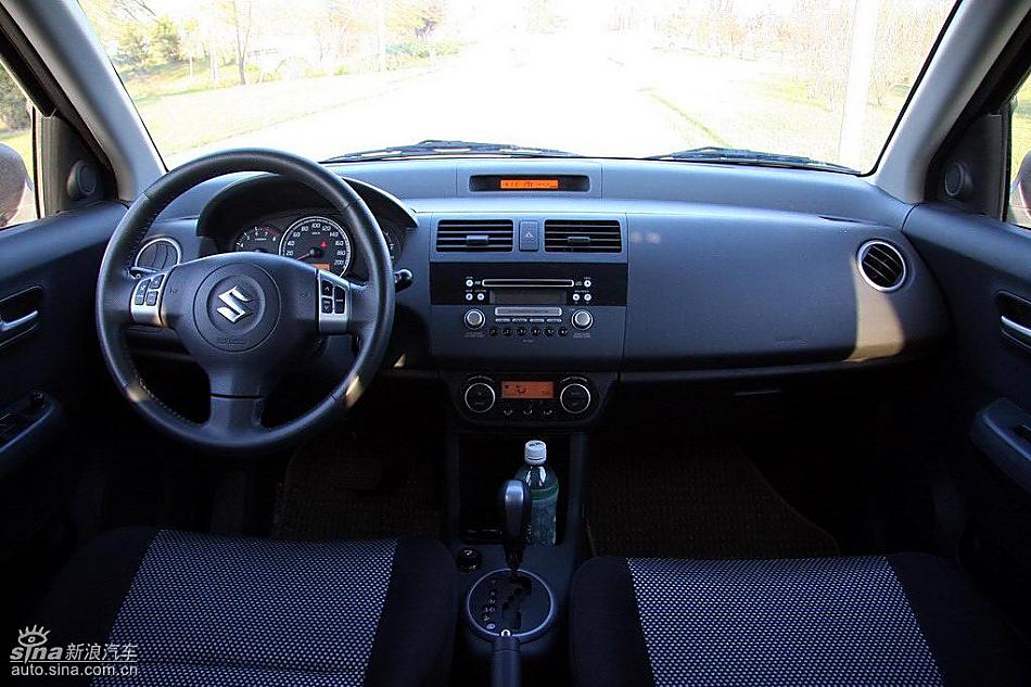 雨燕1.5VVT试驾实拍图内饰