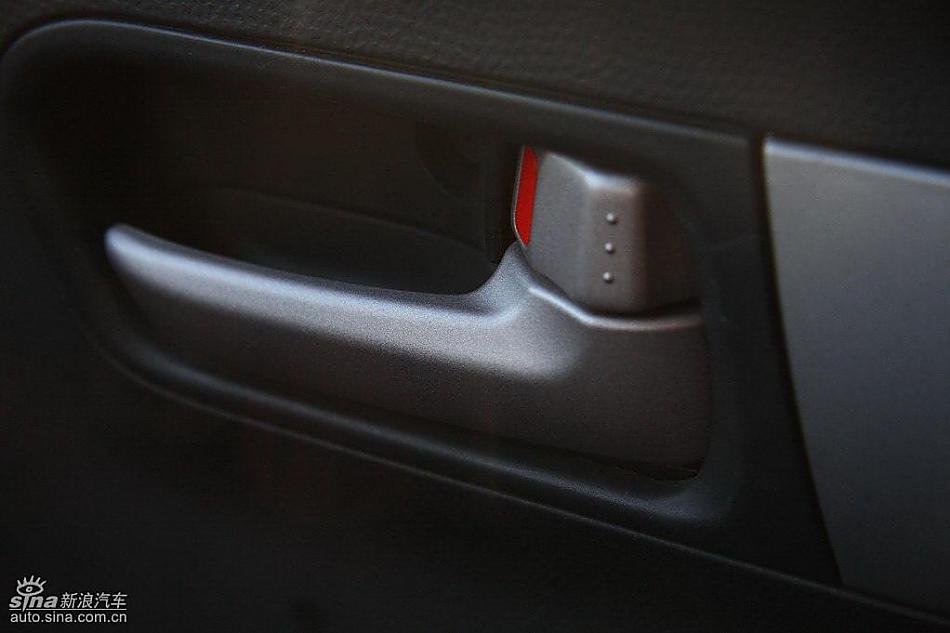 雨燕1.5VVT试驾实拍图内饰