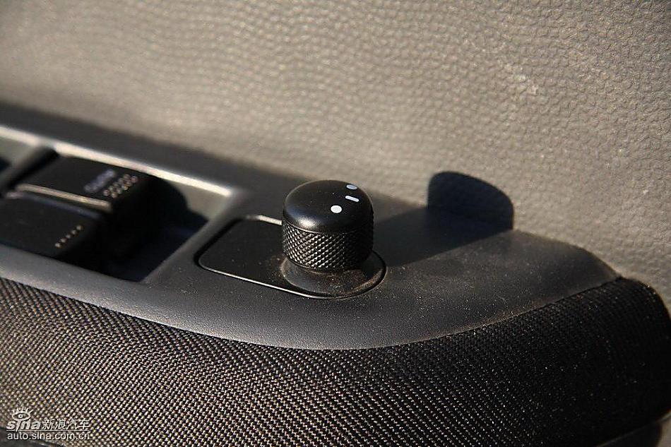 雨燕1.5VVT试驾实拍图内饰