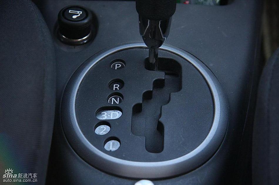 雨燕1.5VVT试驾实拍图内饰