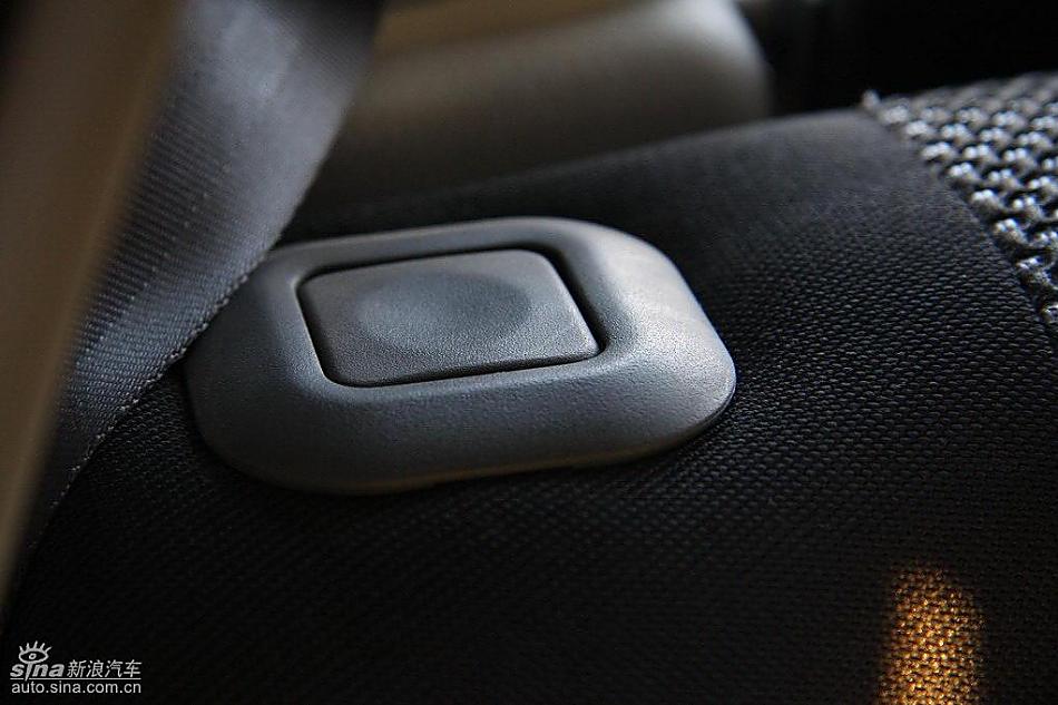 雨燕1.5VVT试驾实拍图内饰
