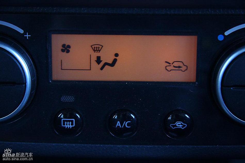 雨燕1.5VVT试驾实拍图内饰