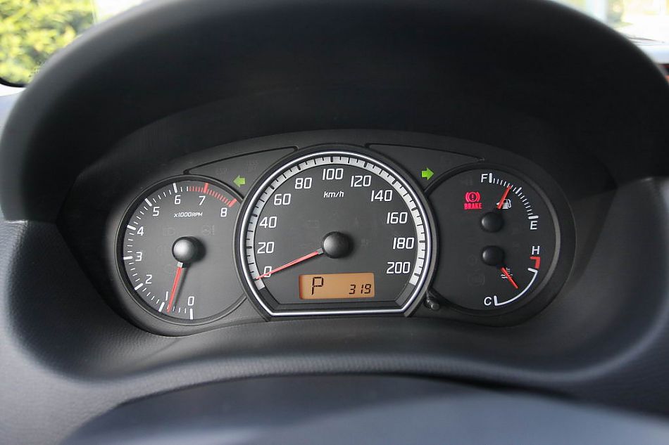 铃木新雨燕1.5L实拍图