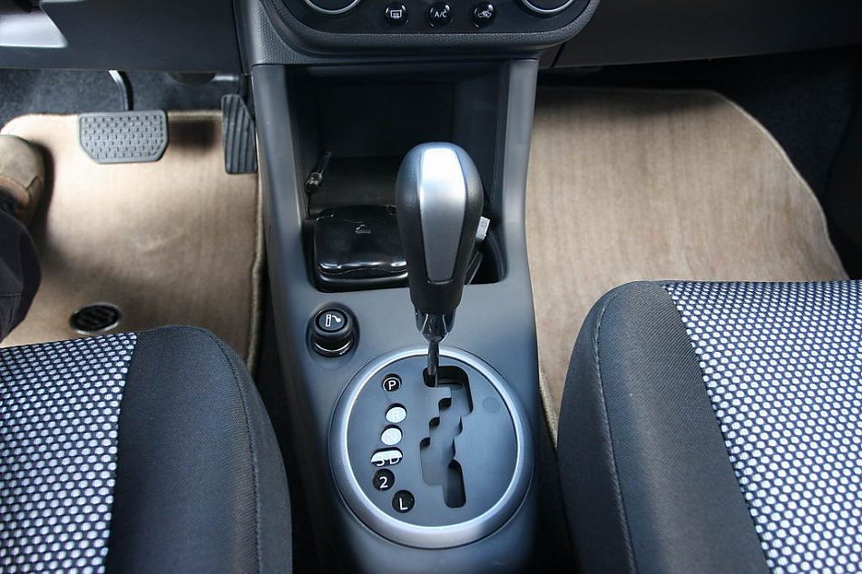 铃木新雨燕1.5L实拍图