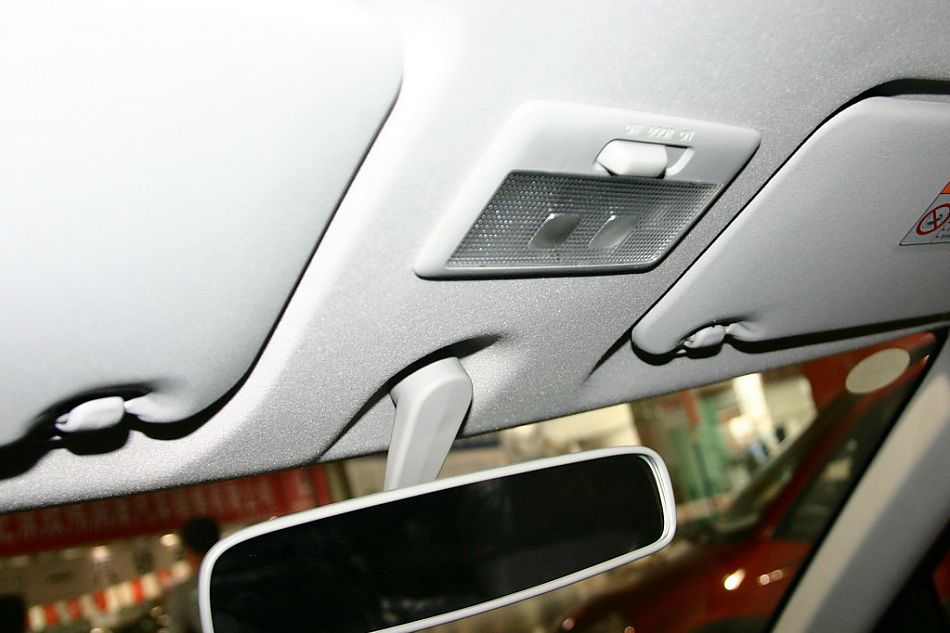 长安铃木雨燕内饰