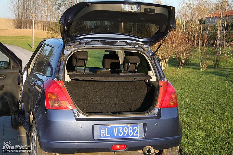 雨燕1.5VVT试驾实拍图其他细节