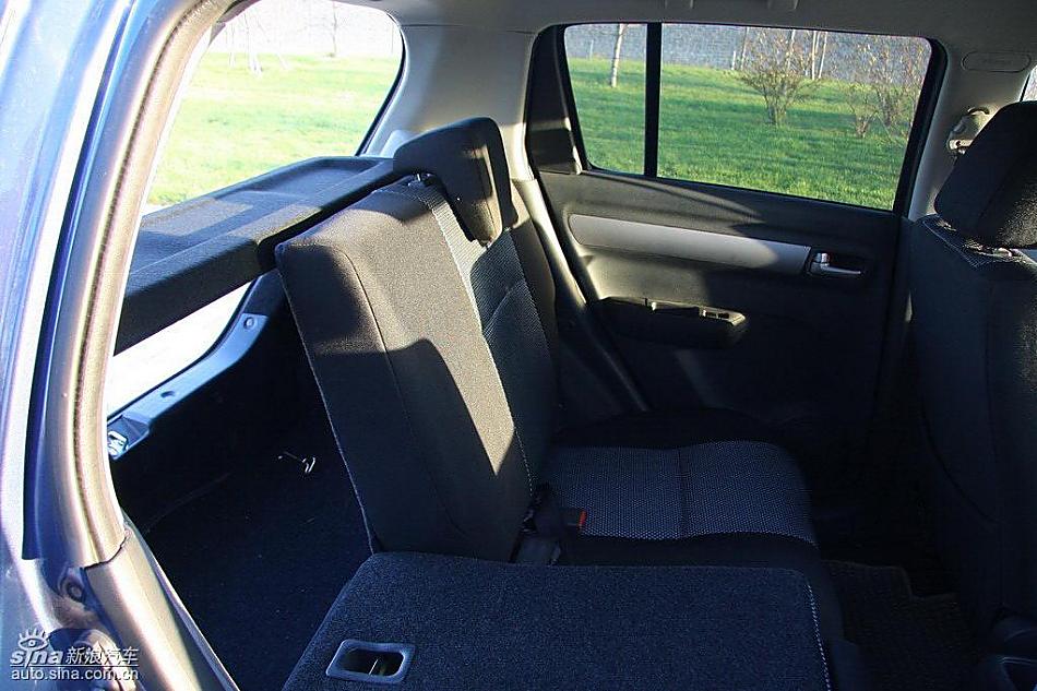 雨燕1.5VVT试驾实拍图内饰