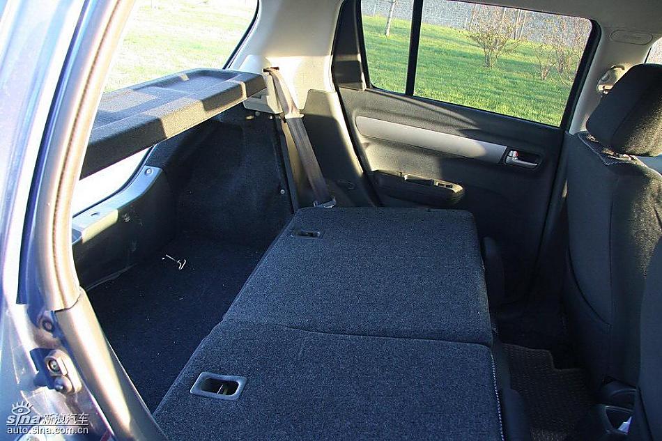 雨燕1.5VVT试驾实拍图内饰