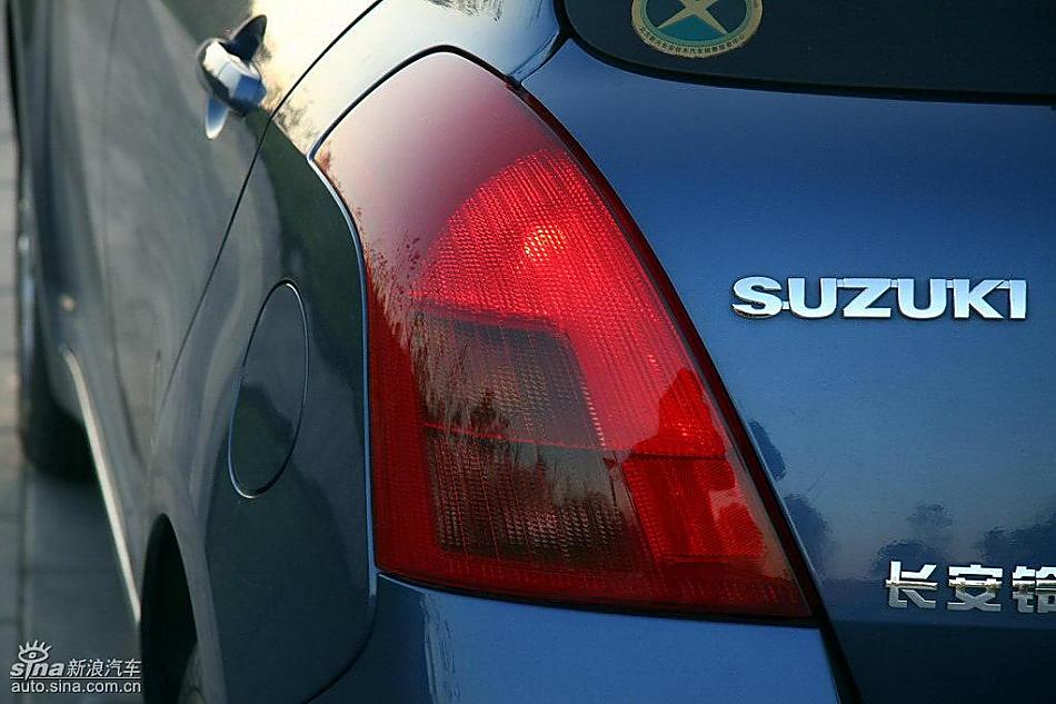 雨燕1.5VVT试驾实拍图外观