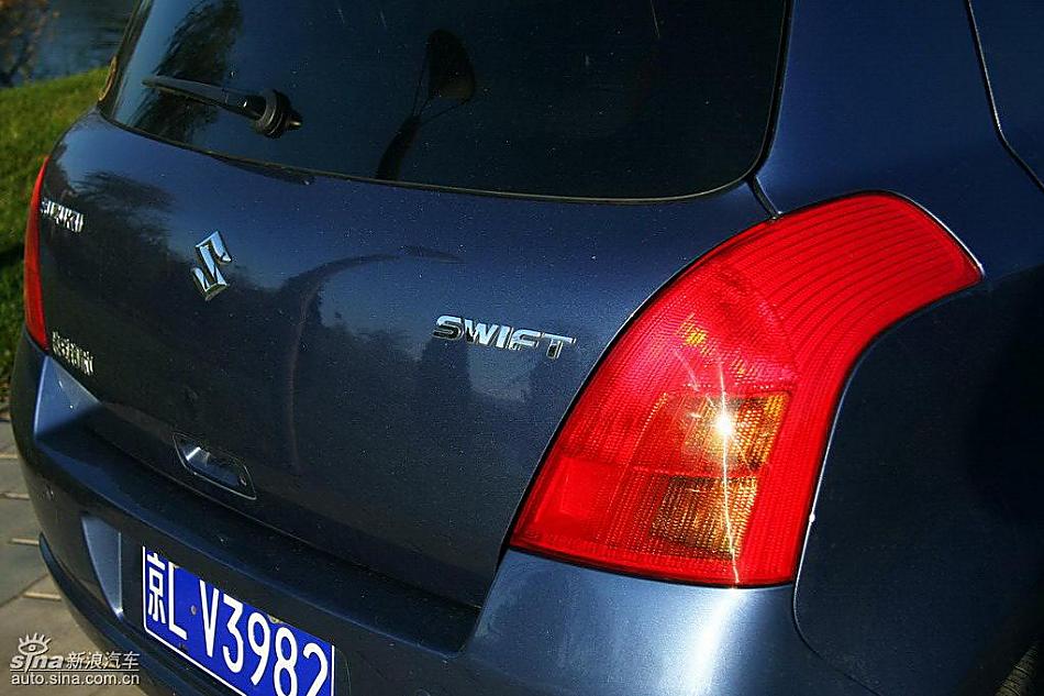 雨燕1.5VVT试驾实拍图外观