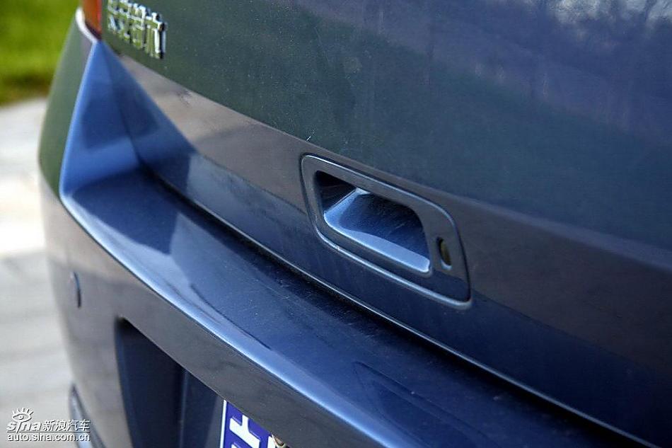 雨燕1.5VVT试驾实拍图外观