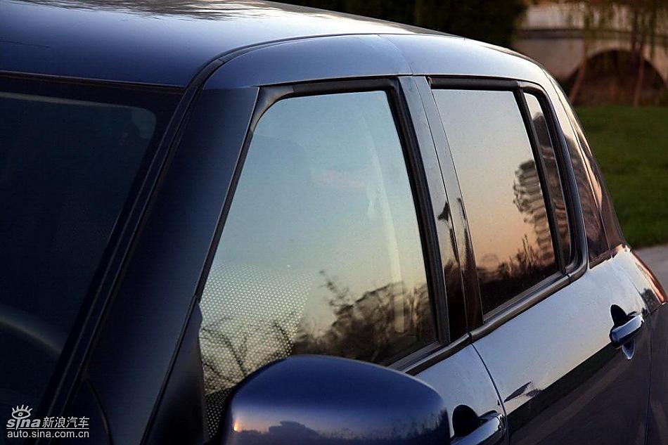 雨燕1.5VVT试驾实拍图外观