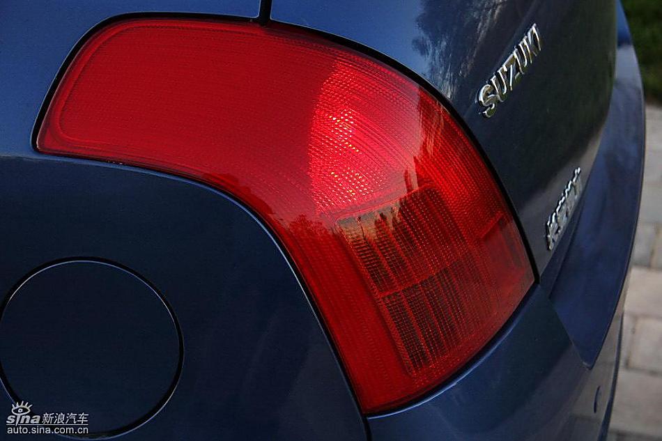 雨燕1.5VVT试驾实拍图外观