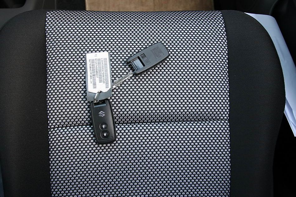 铃木新雨燕1.5L实拍图