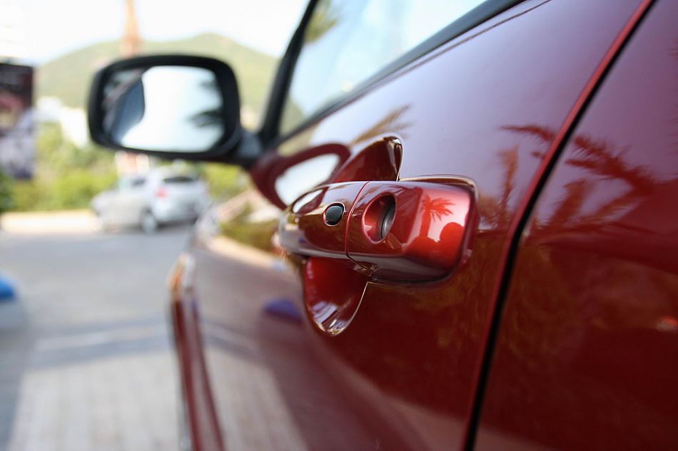 铃木新雨燕1.5L实拍图