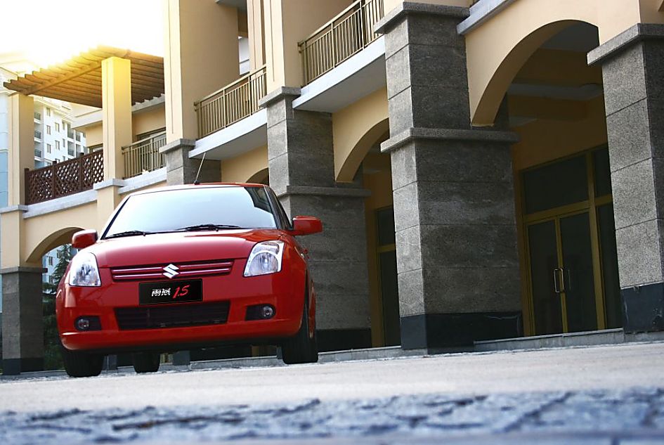 1.5L雨燕资料图片