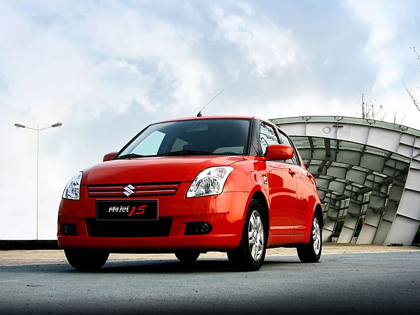 1.5L雨燕资料图片