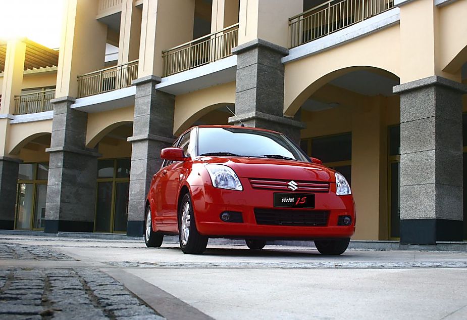 1.5L雨燕资料图片