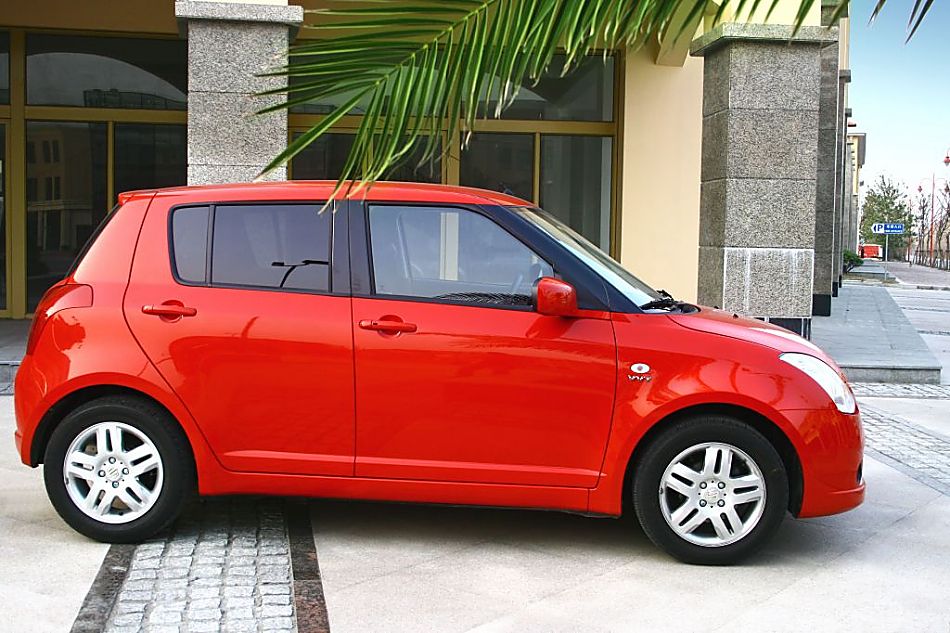 1.5L雨燕资料图片