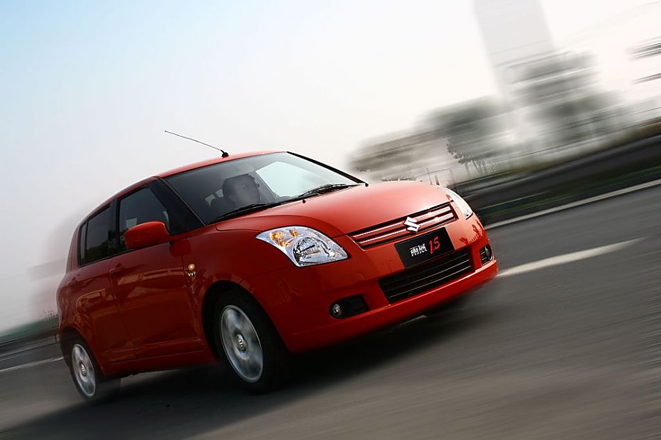 1.5L雨燕资料图片