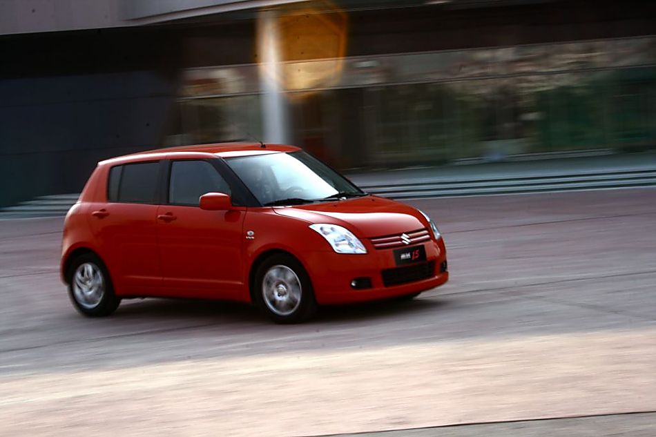 1.5L雨燕资料图片