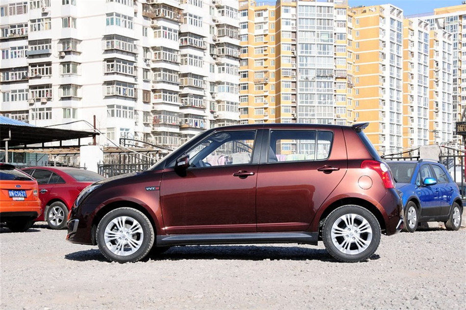 2013款雨燕1.5L手动标准型