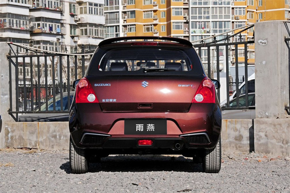 2013款雨燕1.5L手动标准型