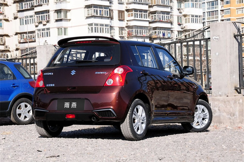 2013款雨燕1.5L手动标准型