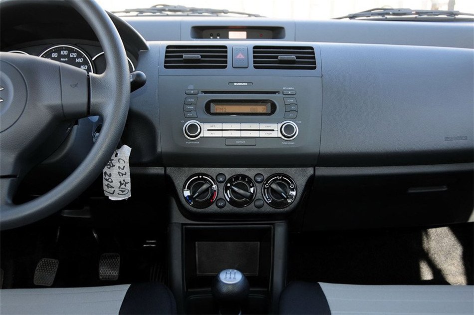 2013款雨燕1.5L手动标准型