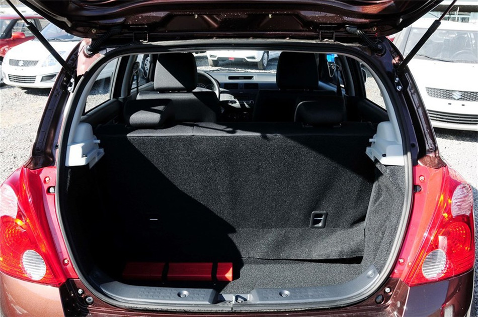 2013款雨燕1.5L手动标准型