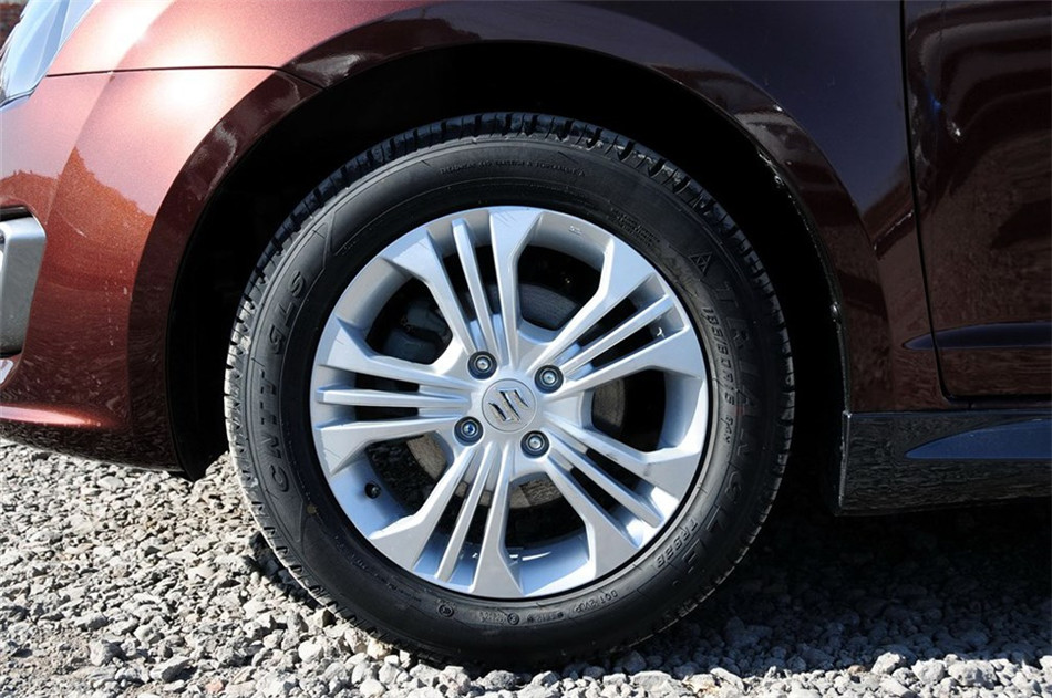 2013款雨燕1.5L手动标准型