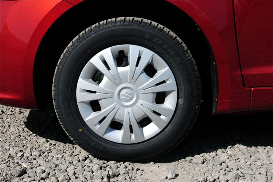 2013款雨燕1.3L手动超值版