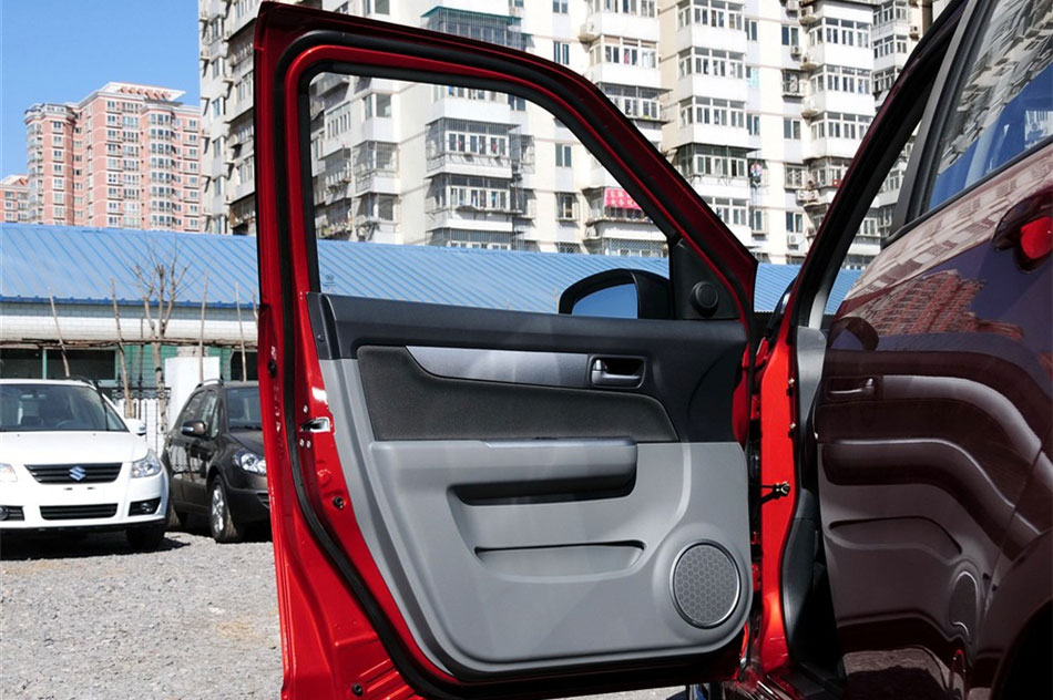 2013款雨燕1.3L手动超值版