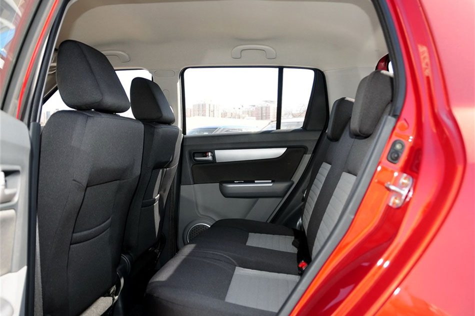 2013款雨燕1.3L手动超值版