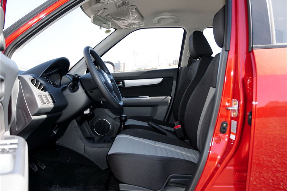 2013款雨燕1.3L手动超值版