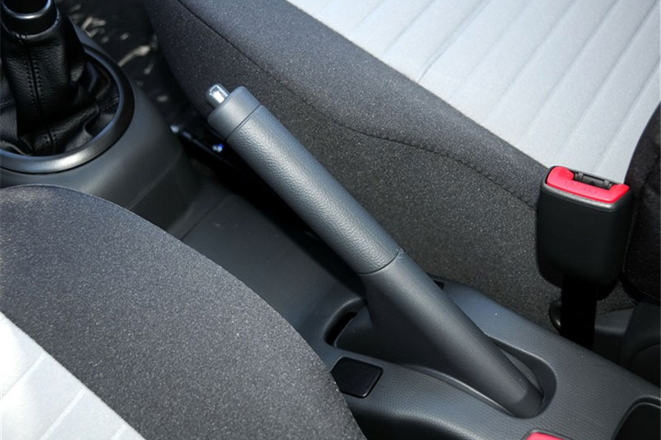 2013款雨燕1.3L手动超值版