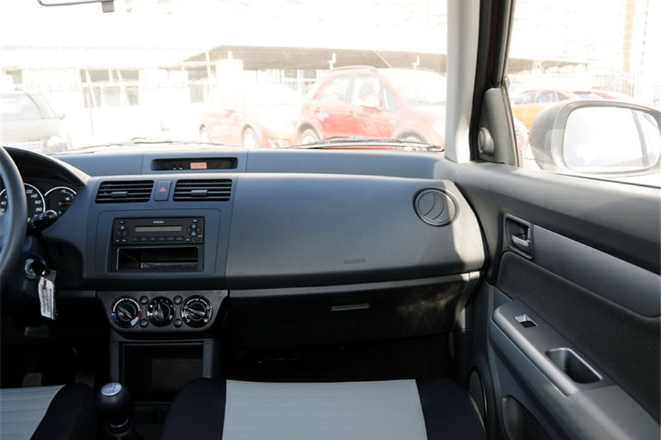 2013款雨燕1.3L手动超值版