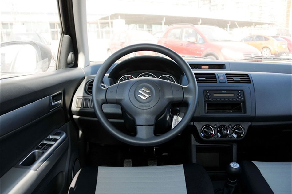 2013款雨燕1.3L手动超值版