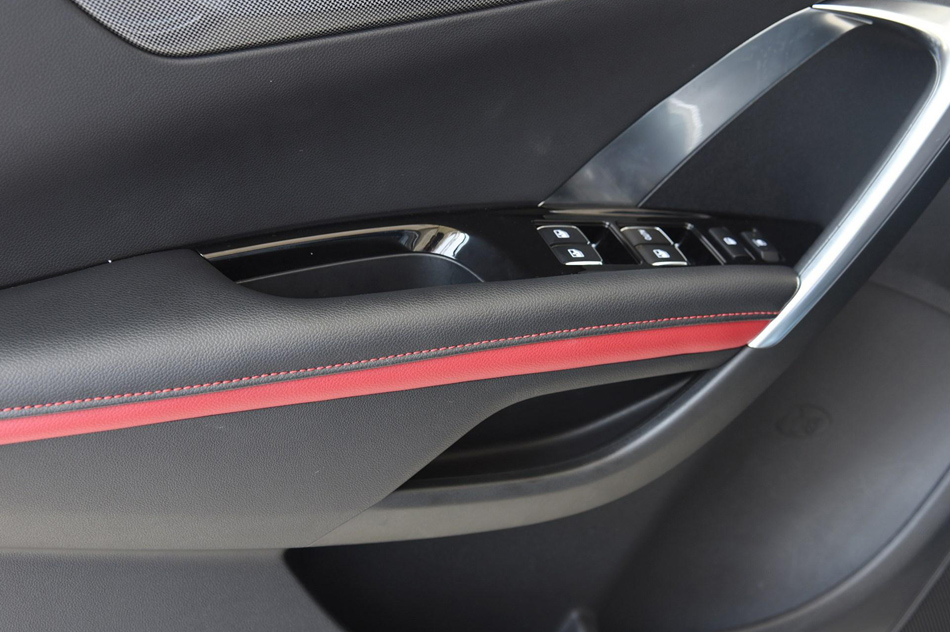 2017款 1.5T 自动炫耀型 座椅空间