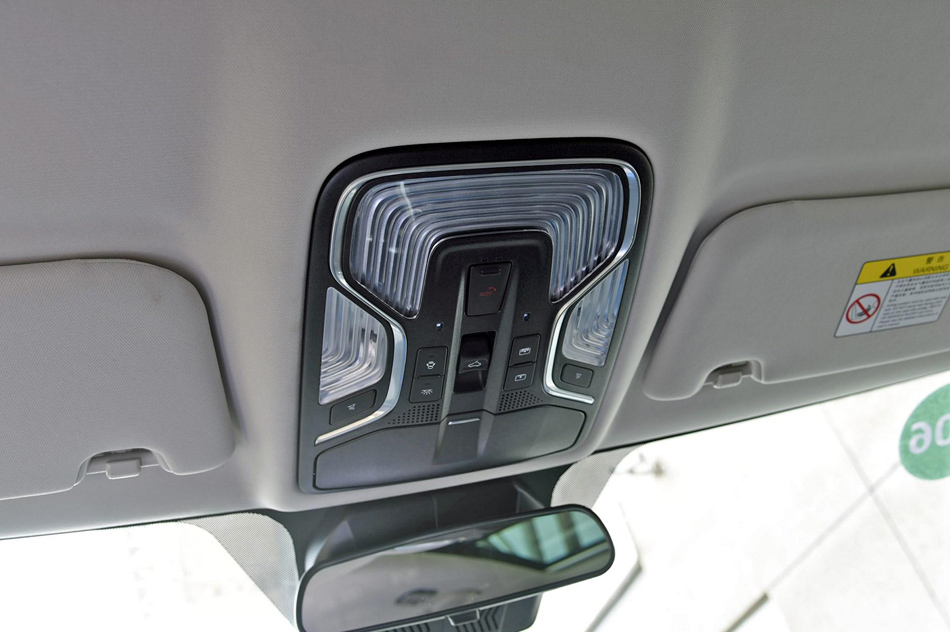 2017款 1.5T 自动炫耀型 座椅空间