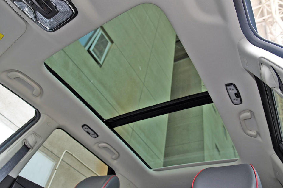 2017款 1.5T 自动炫耀型 座椅空间