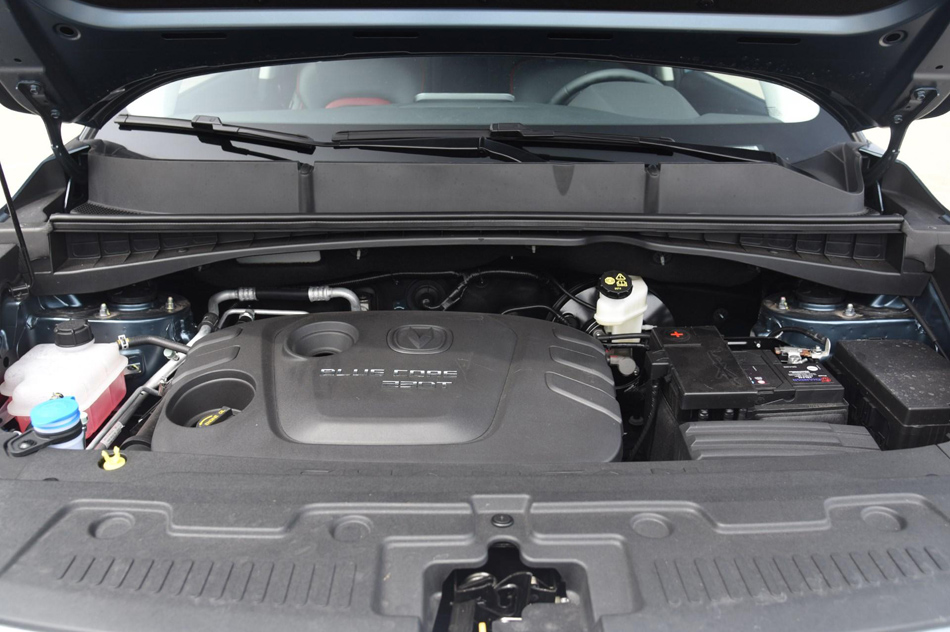 2017款 1.5T 自动炫耀型 引擎底盘